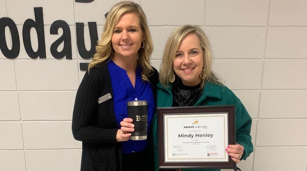 ashley-engles-mindy-henley-citizens-bank-submitted310912