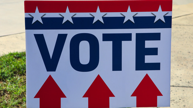 gettyrf_040423_votesign893438