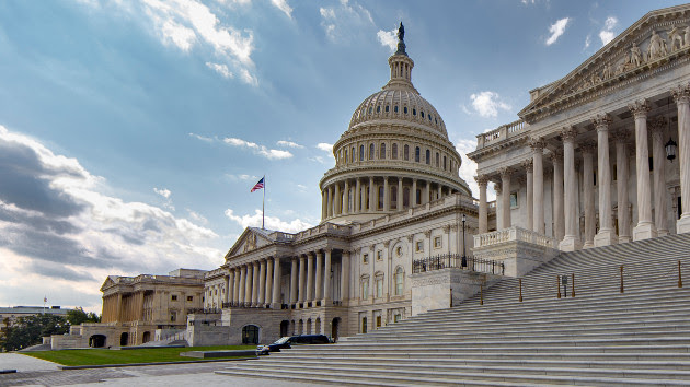gettyrf_92222_uscapitolsideview708552