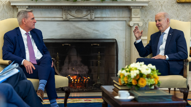 wh_051621_bidenmccarthy846498