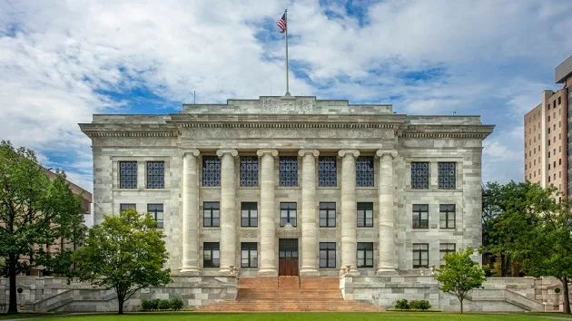 gettyimages_harvardmedicalschool_061423117289