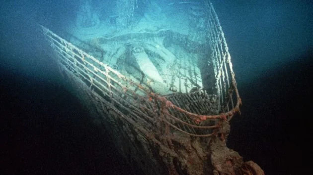 getty_62023_titanicunderwater193789