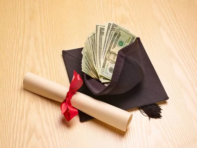 gettyimages_diploma_012523486034301109