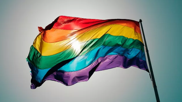 getty_6822_rainbowflag2028129883951