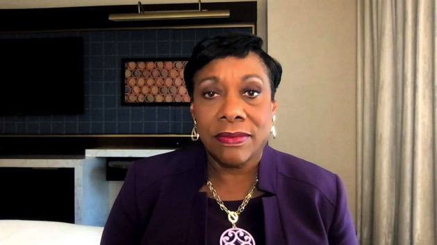 classroom-safety-teachers-02-ht-llr-220912_1663005991926_hpembed_16x9_992155429