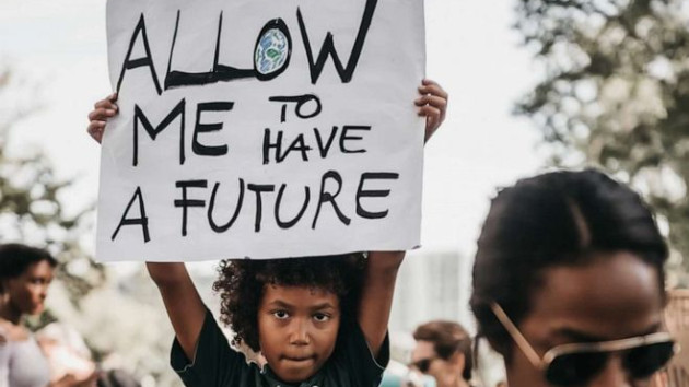 climate-activist-children-lv-230828_1693266620905_hpembed_2x3_99228129719430