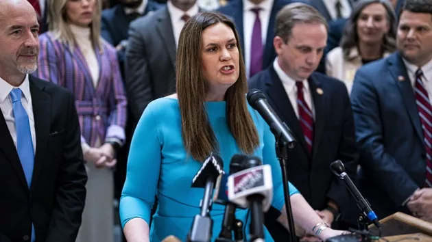 gettyimages_sarahsanders_102523474373