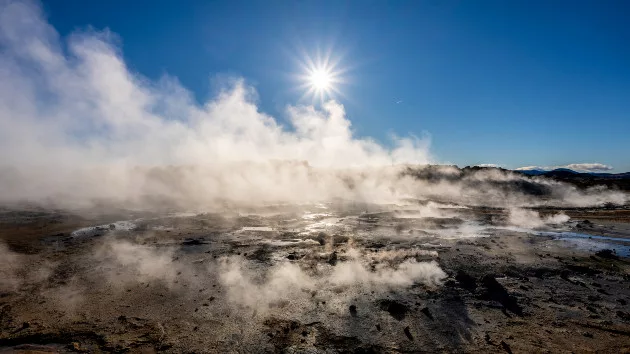 gettyrf_111323_icelandvolcanic216835