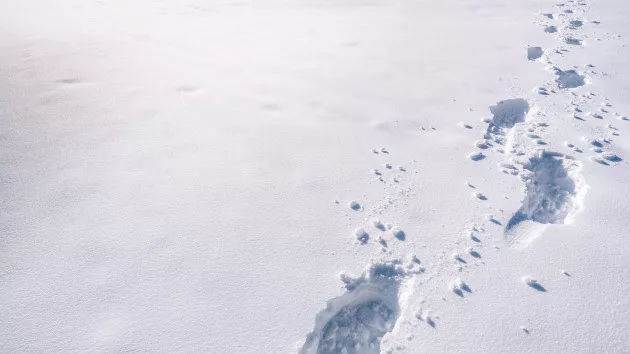 gettyrf_123022_snowfootprints2028129244111