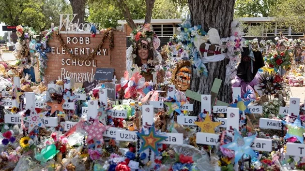 gettyimages_uvaldememorial_011624983083