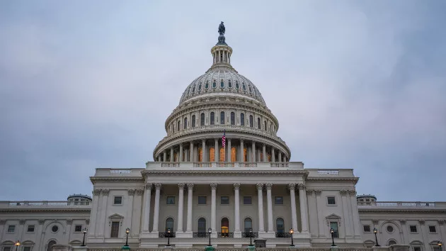 getty_61022_uscapbldgclose885607