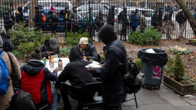 nyc-migrants-02-gty-jef-240306_1709756919036_hpembed_3x2227178