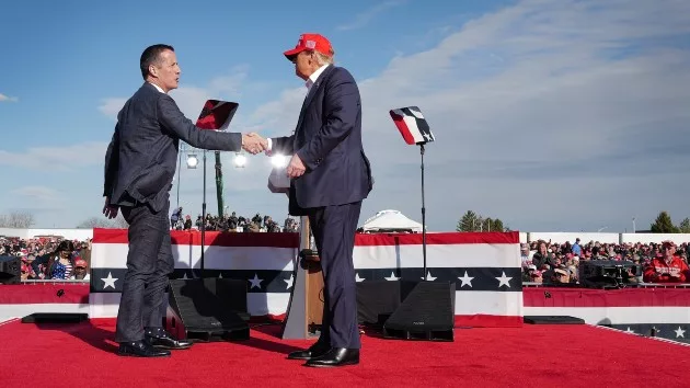donald-trump-bernie-moreno-gty-jm-240321_1711049849405_hpmain908096