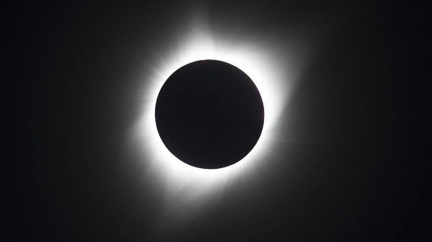 eclipse-gty-jt-240402_1712075071586_hpembed_21x13825205
