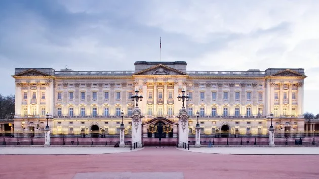 getty_4424_buckinghampalace440719