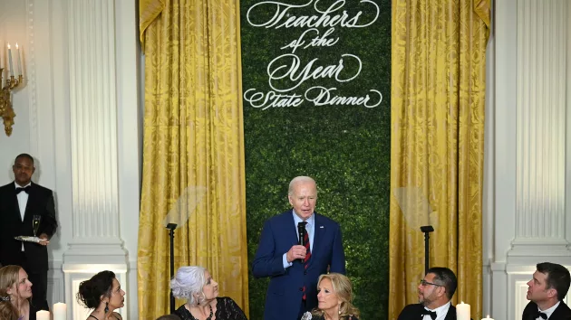 white-house-teacher-dinner_1714702608408_hpmain879771