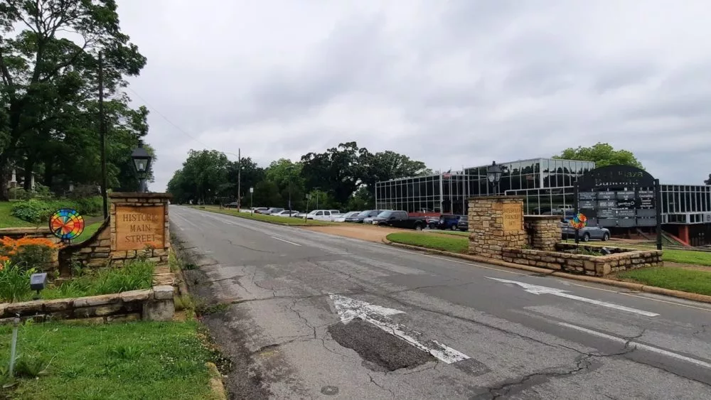 batesville-main-street-gena-tate-1000x563654722-1