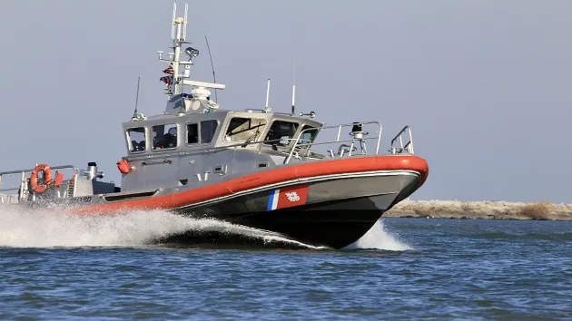 getty_061124_coastguardboat-stock613971