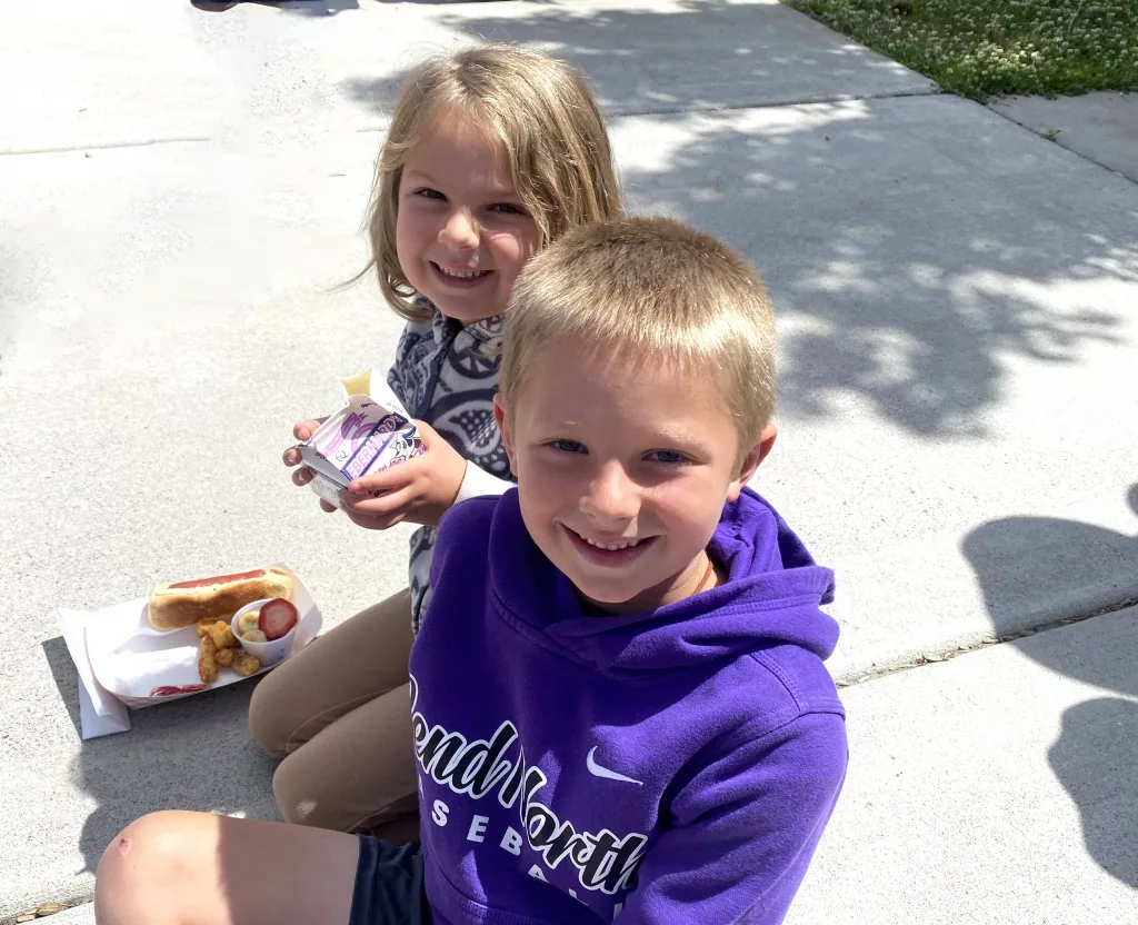 two-students-at-summer-meals596520