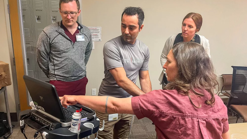 ultrasound-practice-chris-sutton-group-pointing3915118