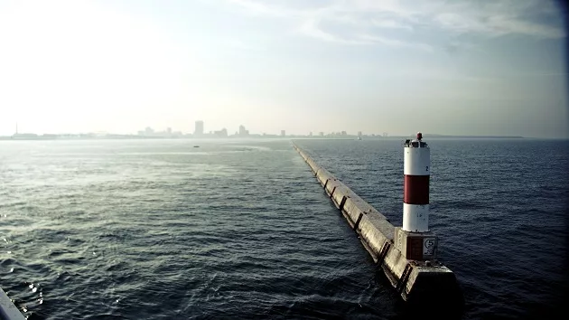 getty_062724_lakemichigan-stock377536