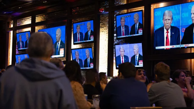 getty_62824_voterswatchingdebate830254