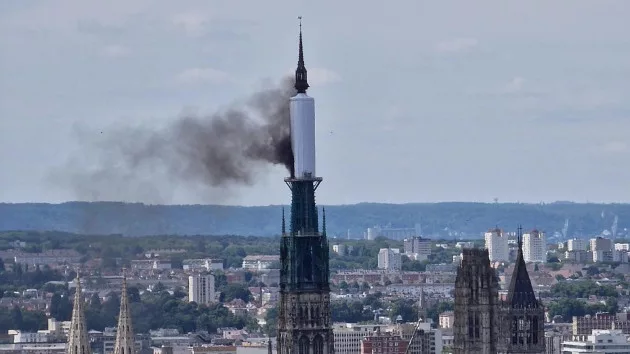 france-fire_1720696694663_hpmain28129264627