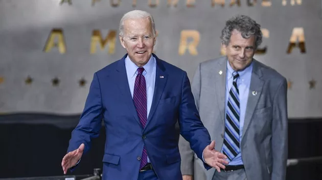 gettyimages_bidenbrown_071124648360