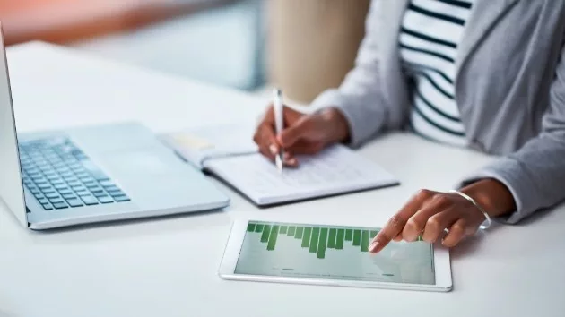 istock_62119_womanworking757007