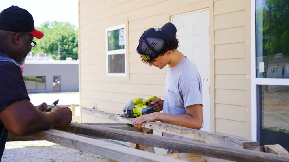 scales-and-volunteer-1000x563342655-1