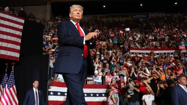 trump-03-gty-jt-240801_1722553273083_hpmain615518