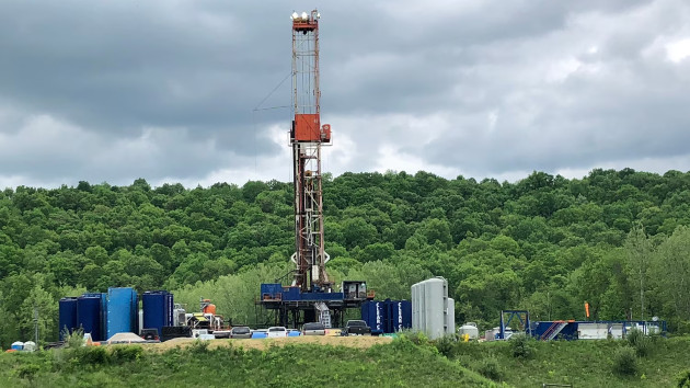 hunker-farm-fracking-ht-jef-2420828_1724859153842_hpmain_4x313297