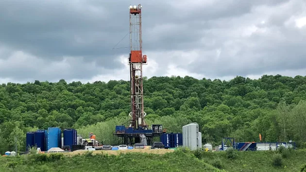 hunker-farm-fracking-ht-jef-2420828_1724859153842_hpmain_4x313297