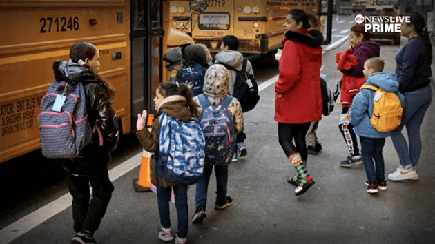 abcnews_schoolkids_092324269608