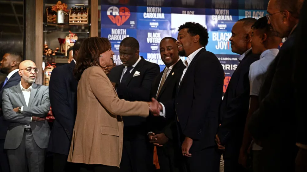 news_kamalaharris_101524567557