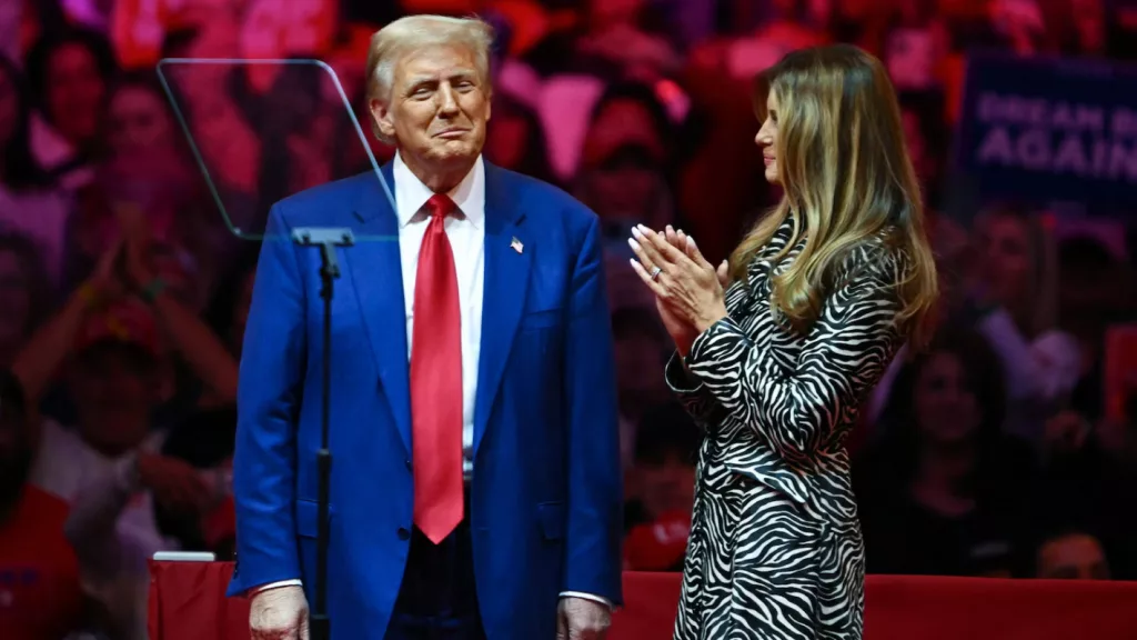 news_donaldtrumpmelaniatrump_102824366991