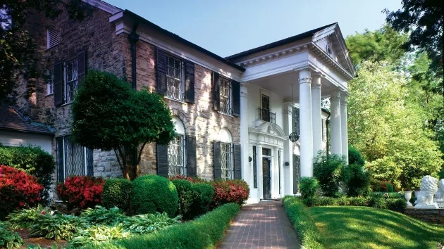 getty_graceland_103124774298