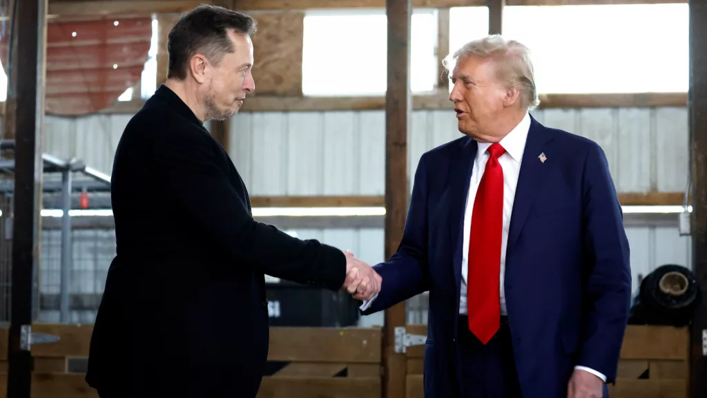getty_elonmuskdonaldtrump_121924822250