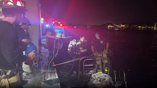 122424_firerescuefl_boat159607