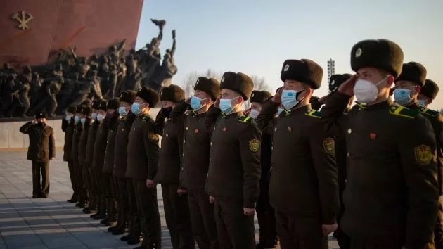 getty_northkoreansoldiers_011325242488