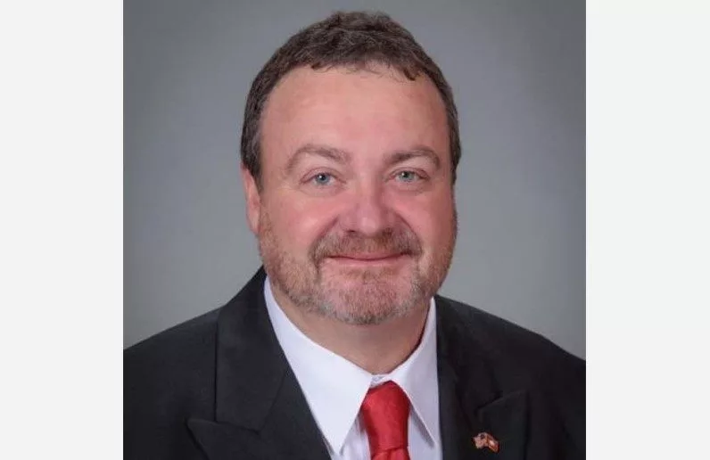 shad-pearce-official-featured922081