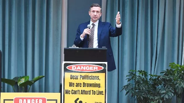 getty_ken20martin101558