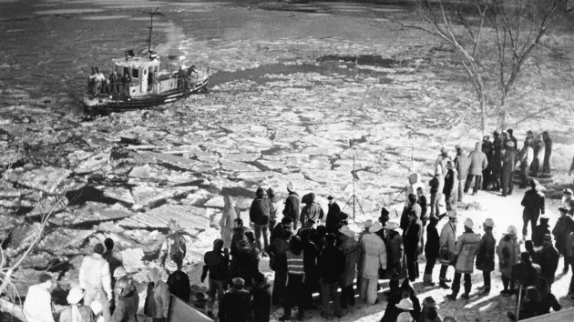 news_crash_13025201773