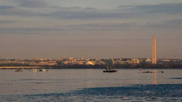 getty_013025_dcplanecrash865784