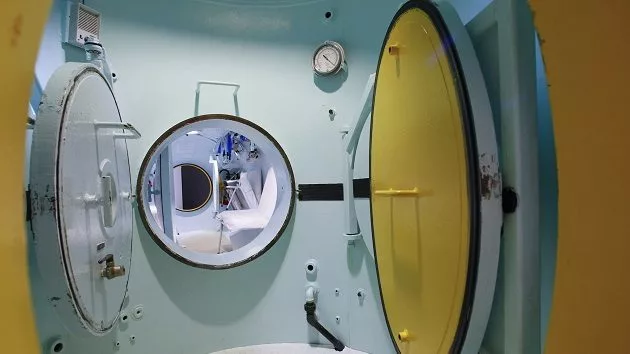 g_hyperbaricchamber_013125256993