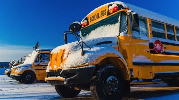 getty_111618_njschoolssnowstorm219747