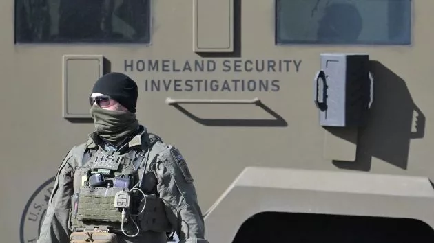 getty_ice-agent-immigration-gty-lv-250206_1738877240135_hpmain_3125146