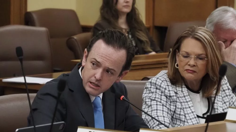 collins-copy-hennigan-advocate-1000x563294661-1