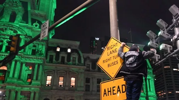 g_eaglesfans_021025600406