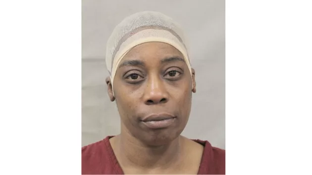 news_danettecolbertbooking_21025283084